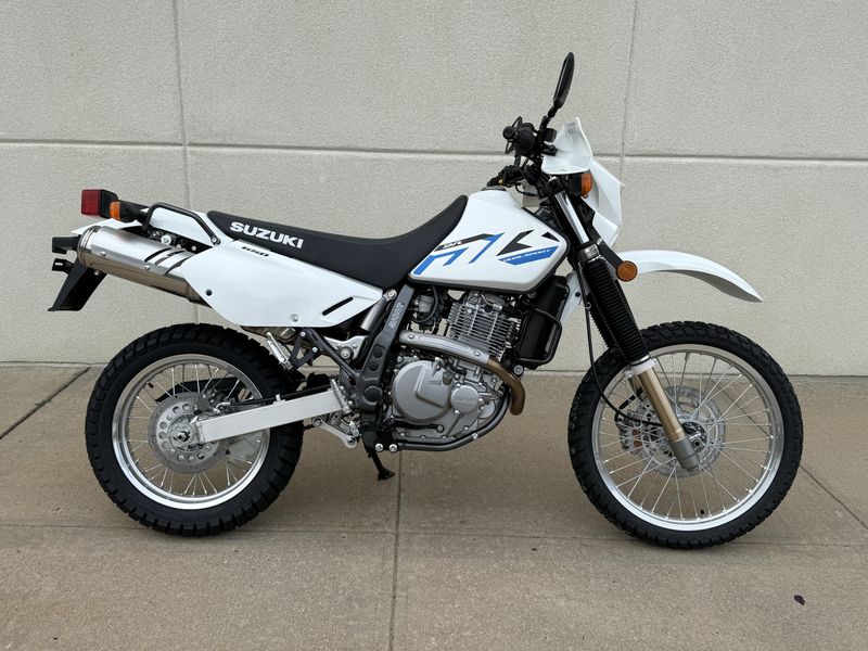 2026 Suzuki DR 650SImage 2