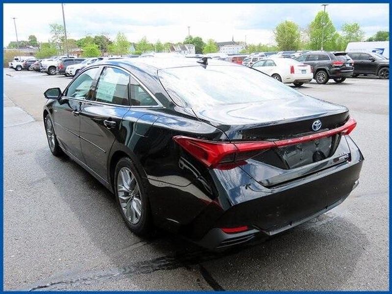 2019 Toyota Avalon Hybrid XLE PlusImage 5