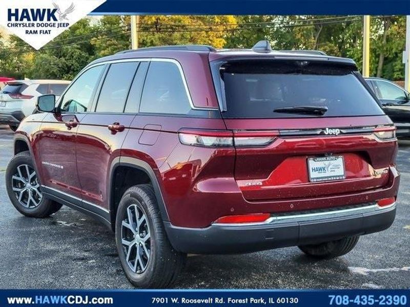 2024 Jeep Grand Cherokee Limited photo 2