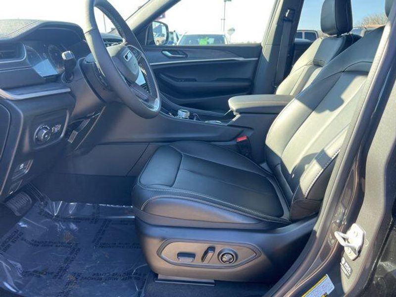 2025 Jeep Grand Cherokee L Limited 4x4