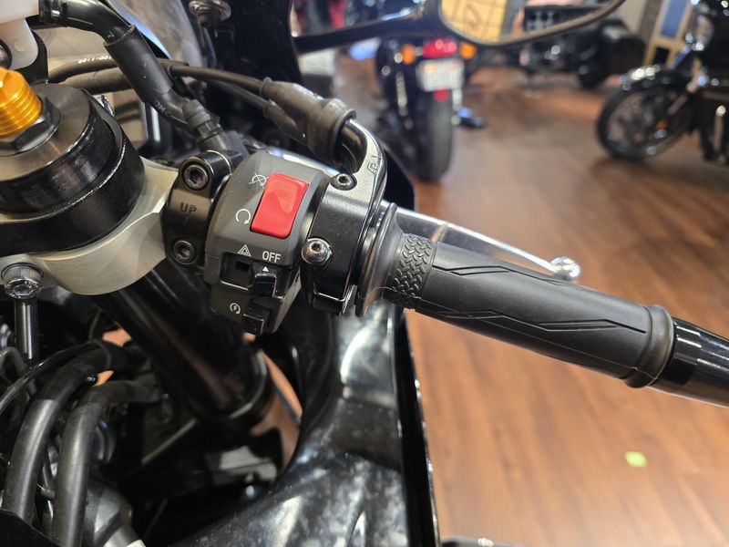 Used 2022 Yamaha YZF R7 Image 18