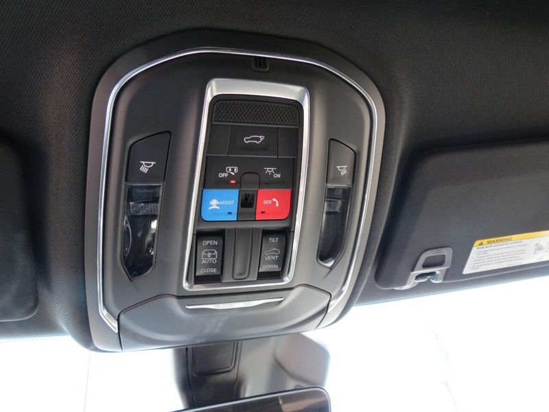 New 2026 Jeep Grand Cherokee Laredo X 4x4Image 16