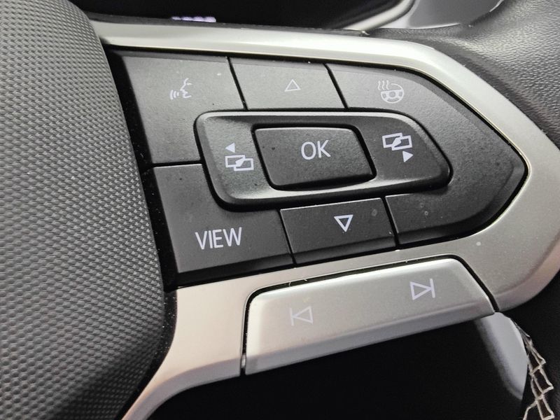 Used 2025 Volkswagen Taos SE 4-Motion AWDImage 25
