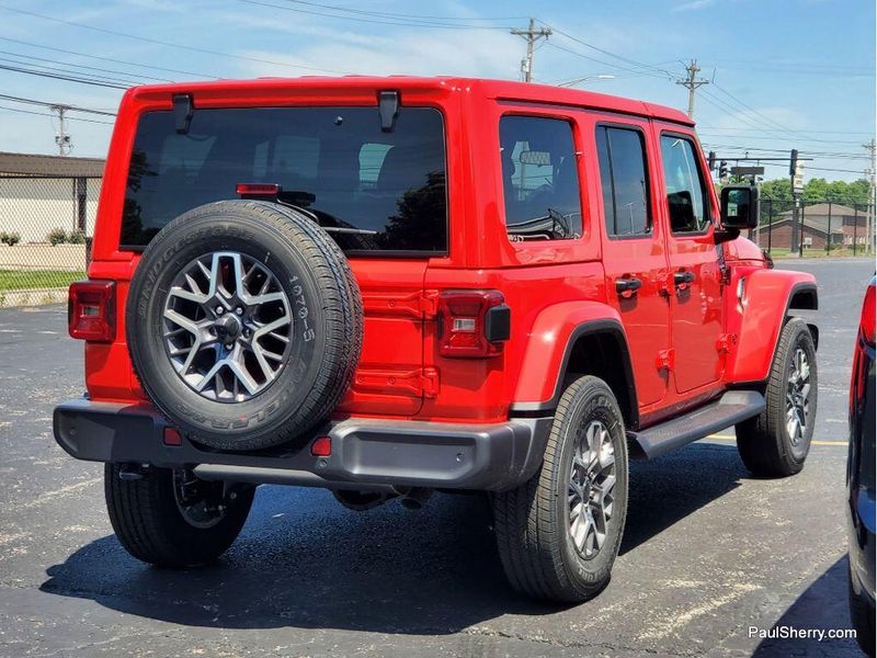 2025 Jeep Wrangler 4-door SaharaImage 5
