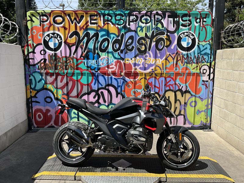 New 2026 BMW R 1300 R Image 3