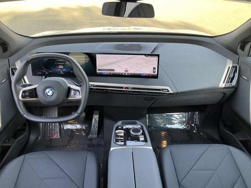 2025 BMW iX xDrive50Image 29