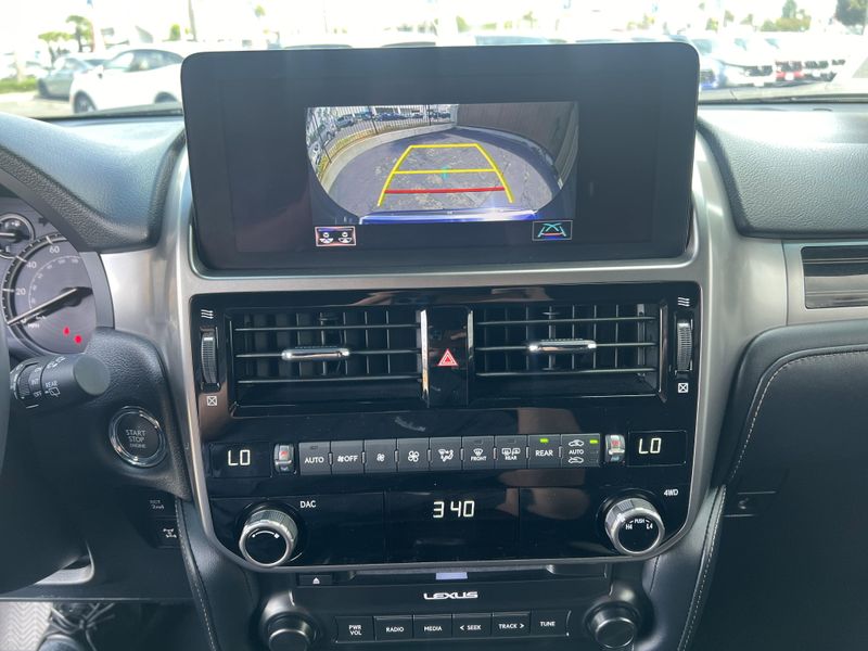 2023 Lexus GX 460 Image 16