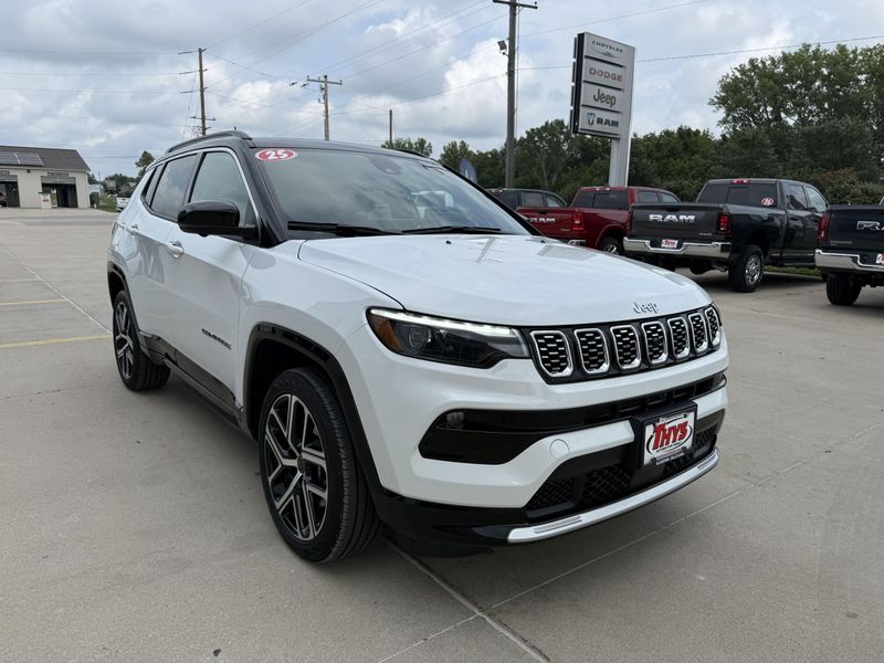 Used 2025 Jeep Compass LimitedImage 30