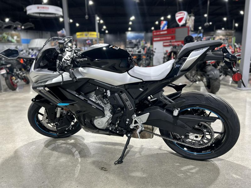 2025 CFMOTO 675SS Image 4