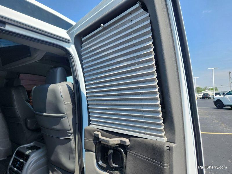 2022 GMC Savana Image 50