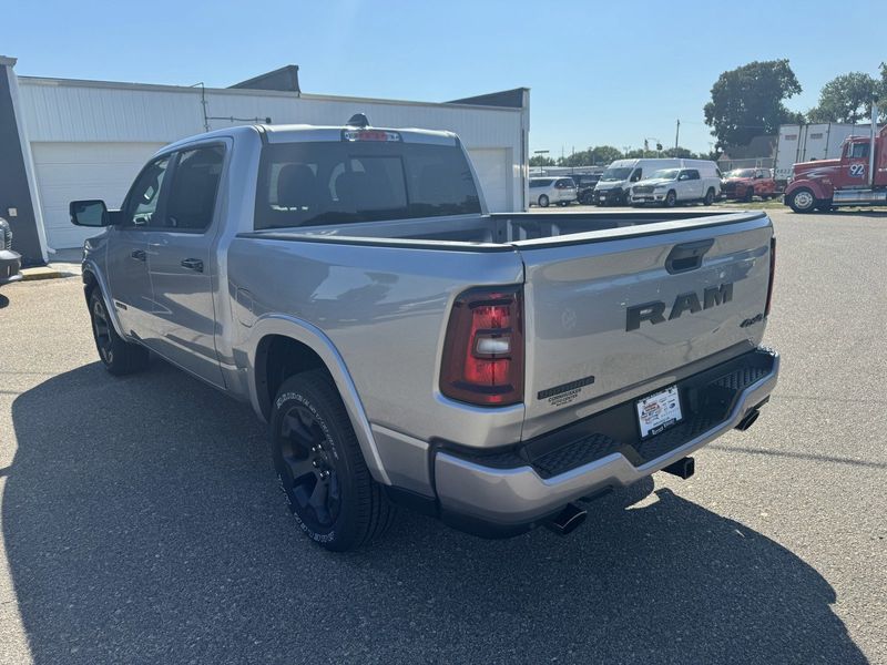 2025 RAM 1500 Big Horn Crew Cab 4x4 5