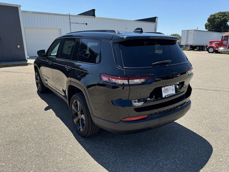 2024 Jeep Grand Cherokee L Altitude XImage 6