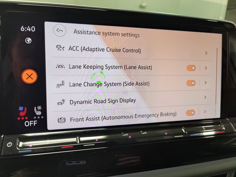 Used 2024 Volkswagen Atlas AWD Peak Edition SEL w/Sunroof/NavImage 26