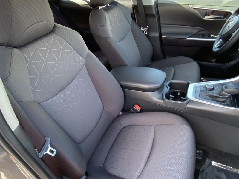 New 2025 Toyota RAV4 Hybrid XLEImage 11