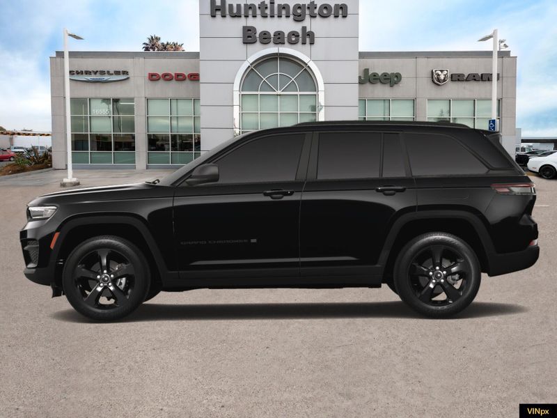 2025 Jeep Grand Cherokee Altitude X 4x4Image 3