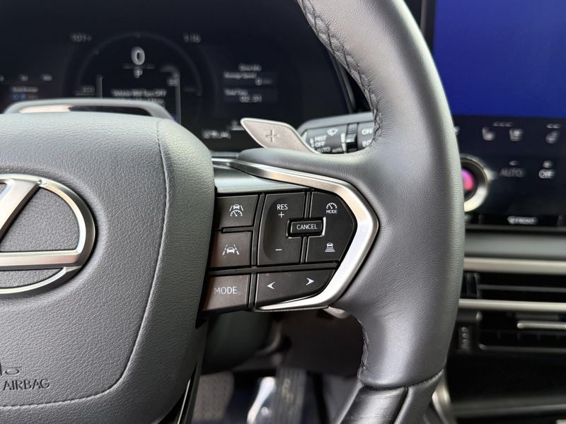 Used 2026 Lexus RX 350h PremiumImage 25