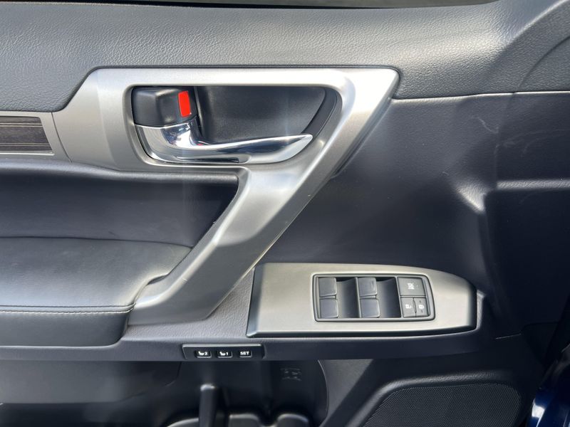 2023 Lexus GX 460 Image 6
