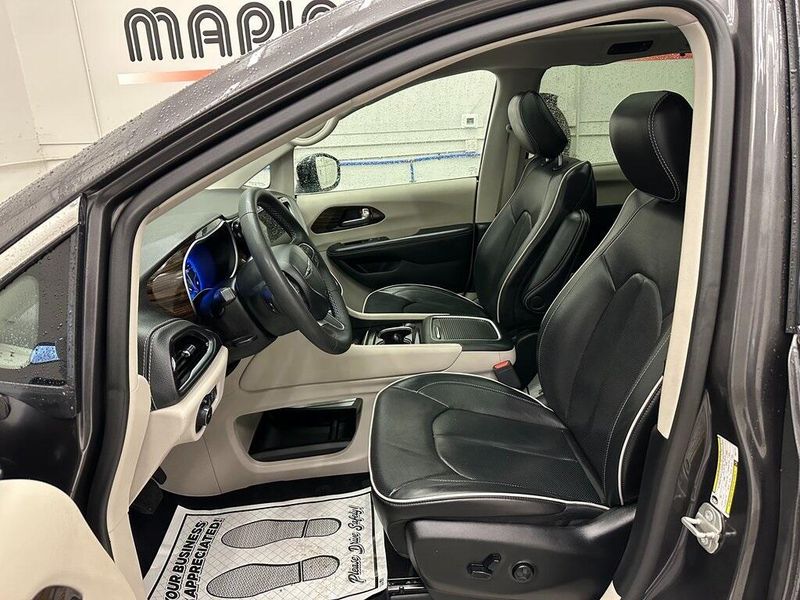 2023 Chrysler Pacifica LimitedImage 22