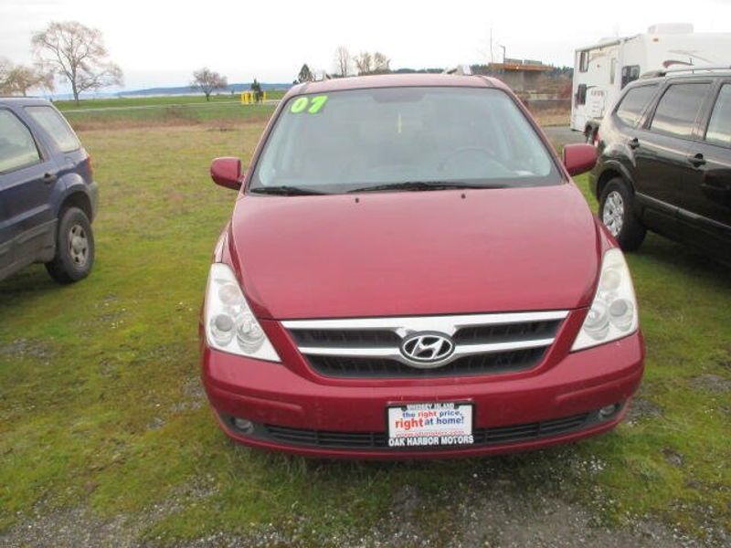 Used 2007 Hyundai Entourage Image 2