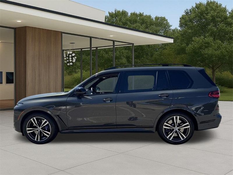 Used 2023 BMW X7 M60iImage 11
