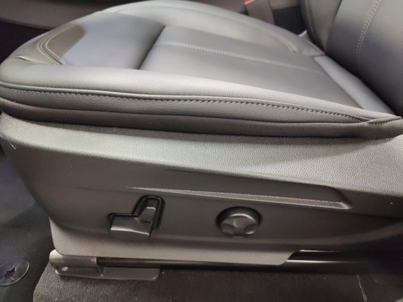 2024 Alfa Romeo Stelvio Sprint Q4 AWD w/SunroofImage 18
