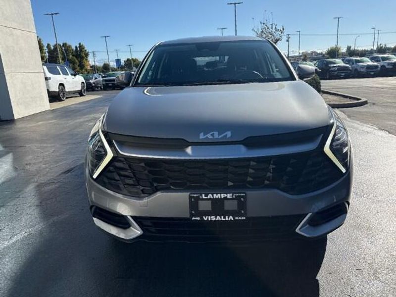 2024 Kia Sportage LX photo 2