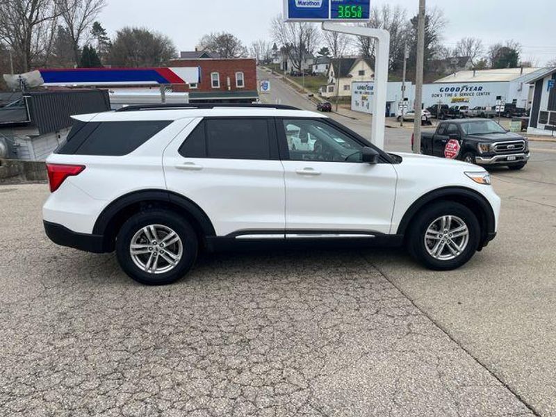2022 Ford Explorer XLT photo 4