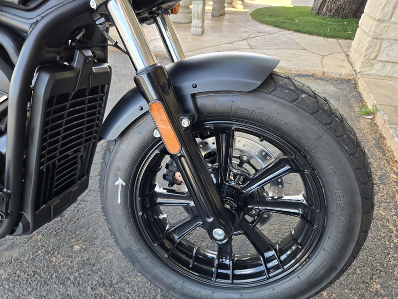 2025 Indian Motorcycle SCOUT BOBBER LIMITED BLACK SMOKE Image 21