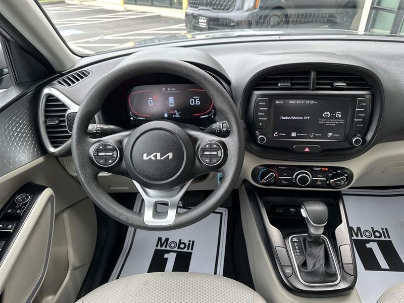 2023 Kia Soul LXImage 24