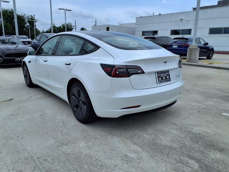 2021 Tesla Model 3 Long RangeImage 2