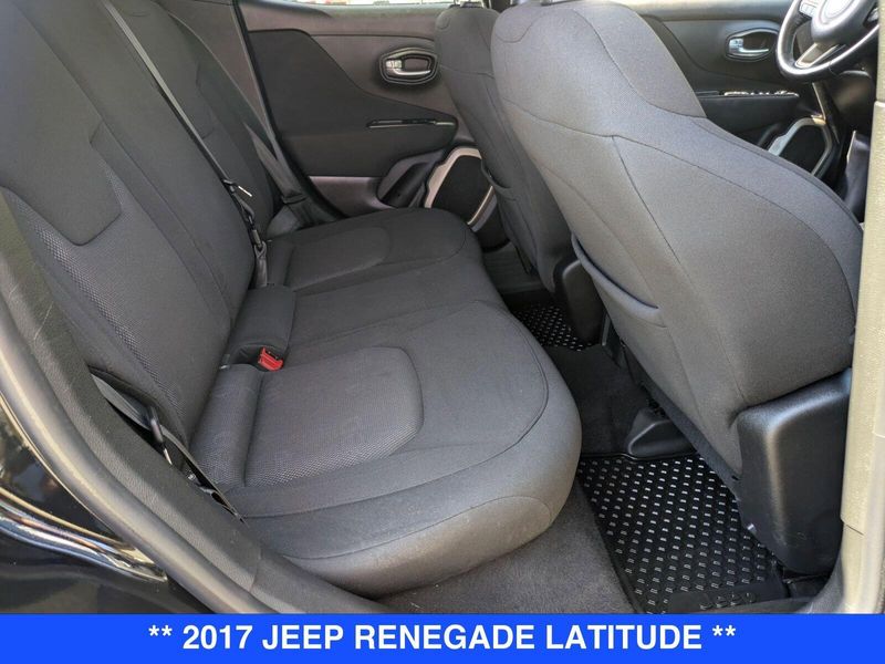 2017 Jeep Renegade Latitude North Edition photo 29