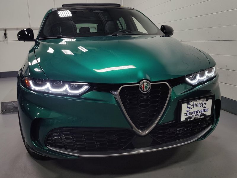 Used 2024 Alfa Romeo Tonale Ti Premium eAWD w/Sunroof/Actic/High PerfImage 2