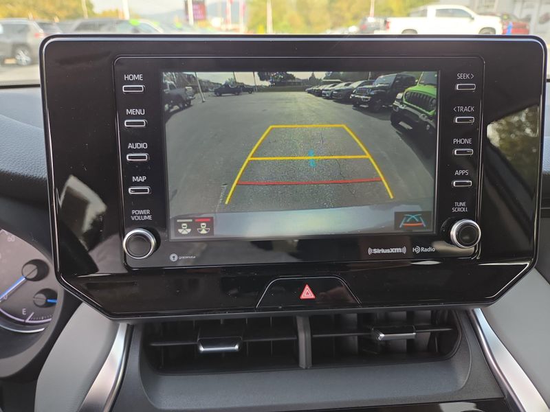 2022 Toyota Venza LE photo 25