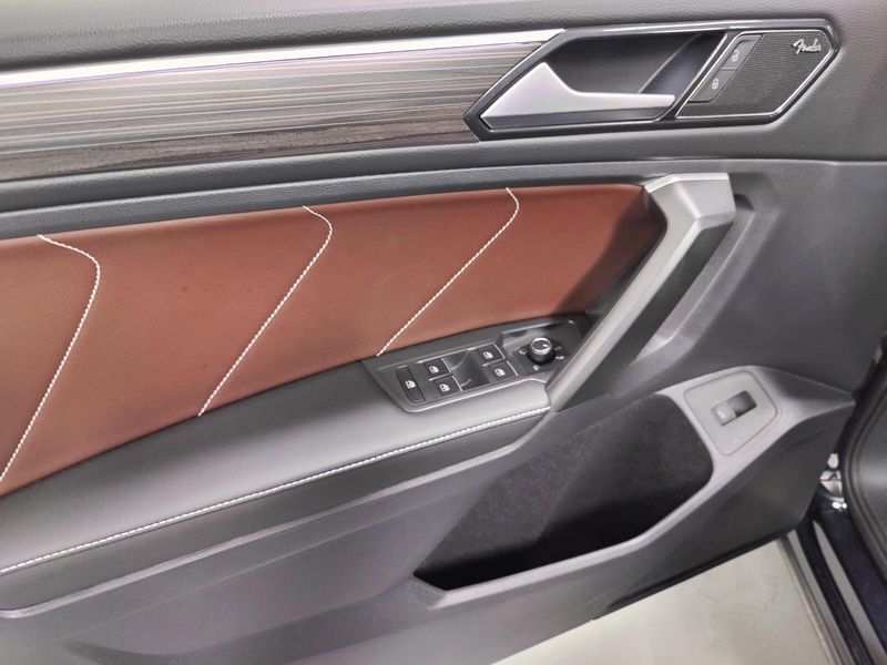 Used 2024 Volkswagen Tiguan AWD SEL R-Line w/Sunroof/NavImage 31