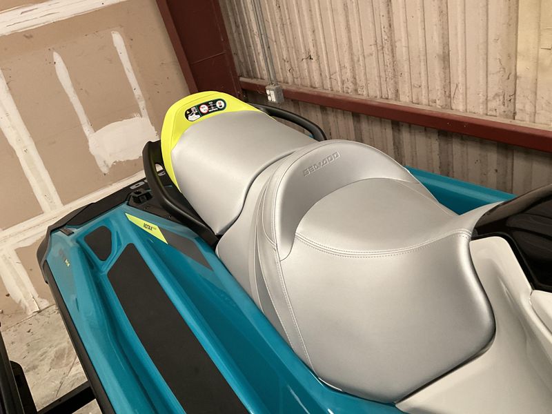 2025 SEA DOO GTI SE 170  in a Teal Blue/Manta Green exterior color. Powersports of Modesto (209) 524-2955 modestopowersports.com 