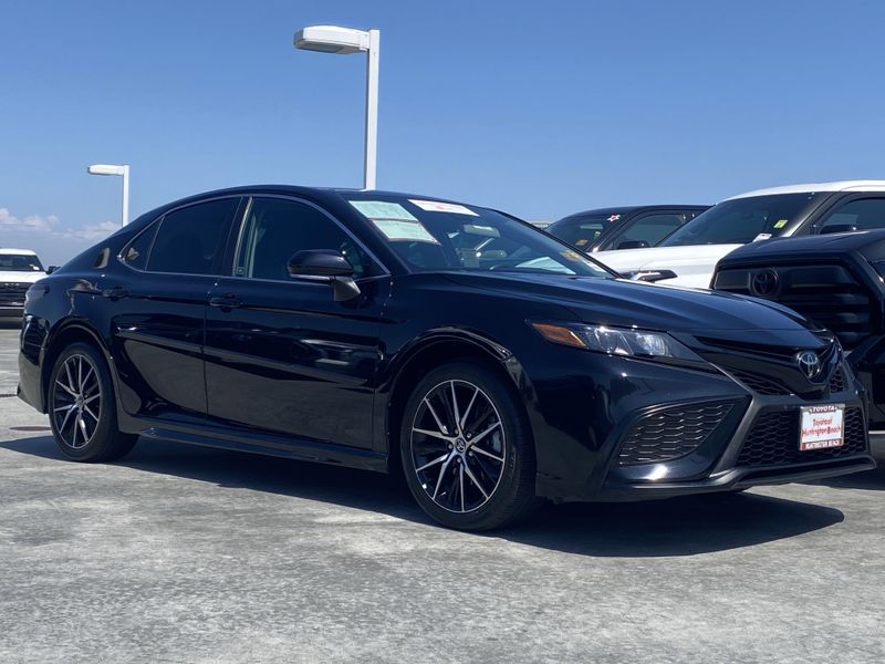 Used 2024 Toyota Camry SEImage 2
