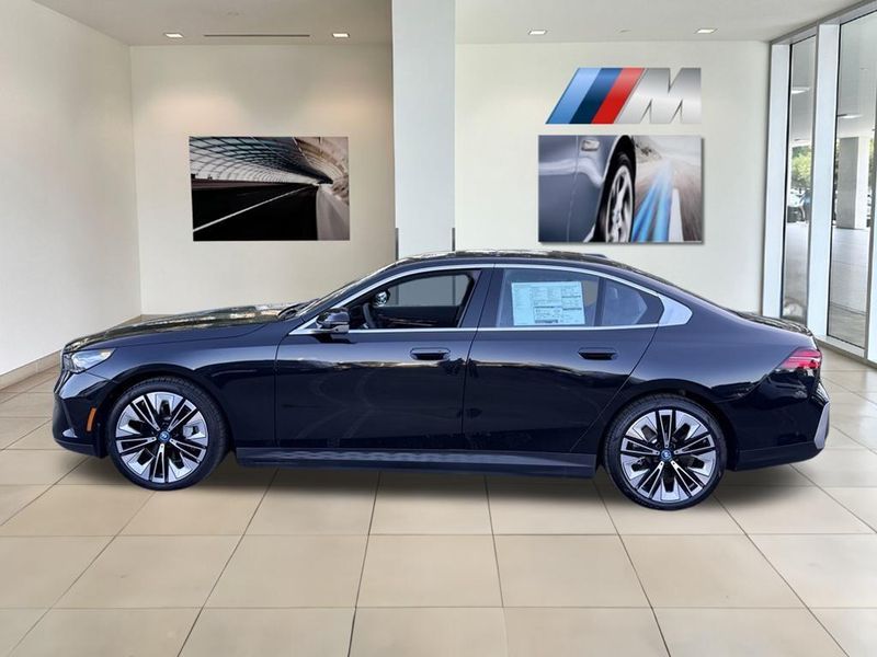 2025 BMW i5 xDrive40Image 5
