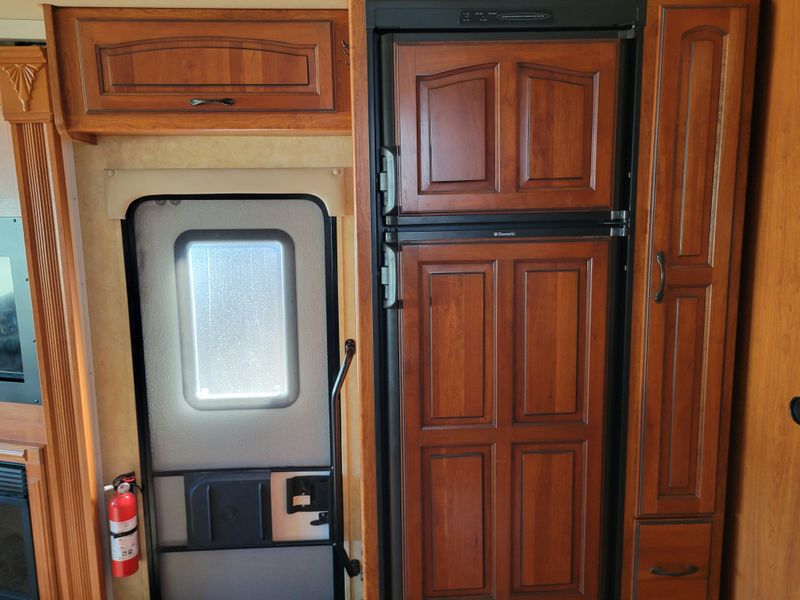 Used 2011 COACHMAN BY FOREST R ENCOUNTER 37-TZ Image 19