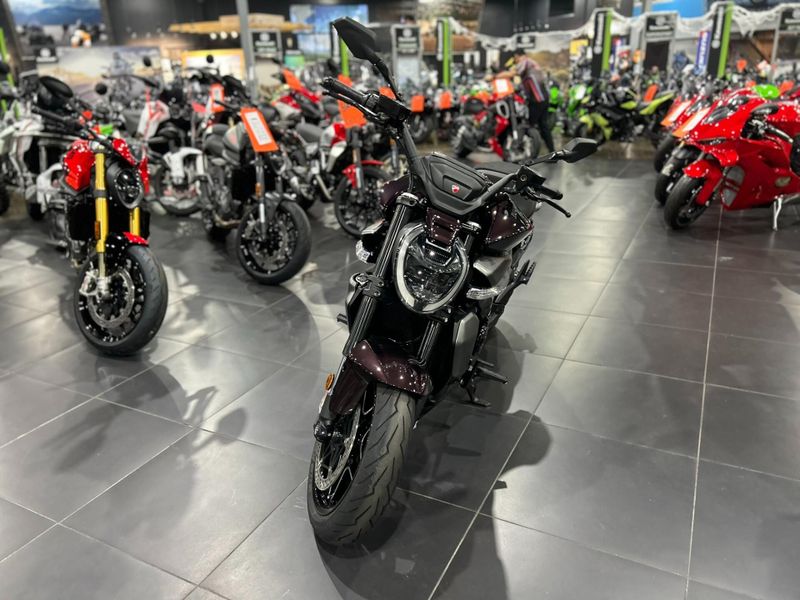 New 2026 Ducati X DIAVEL V4 Image 17