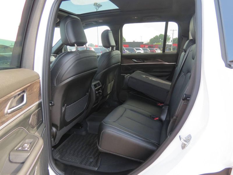 New 2026 Jeep Grand Cherokee Limited Reserve 4x4Image 24