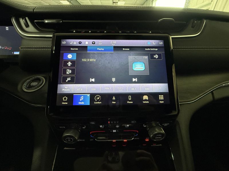 Used 2023 Jeep Grand Cherokee L OverlandImage 26