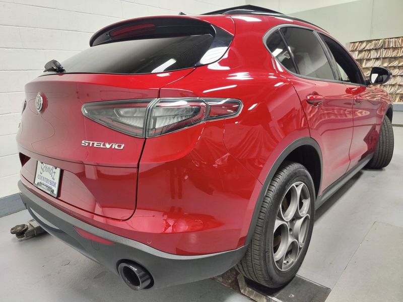 2024 Alfa Romeo Stelvio Sprint Q4 AWD w/SunroofImage 14
