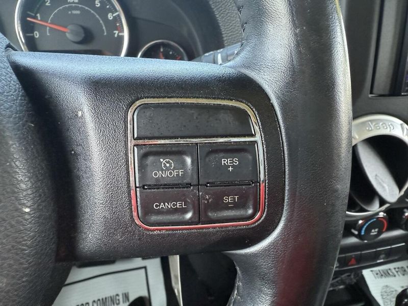 2013 Jeep Wrangler Unlimited Sahara photo 15