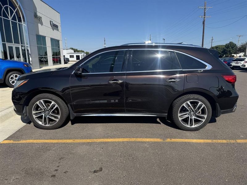 2017 Acura MDX SH-AWD Advance photo 2