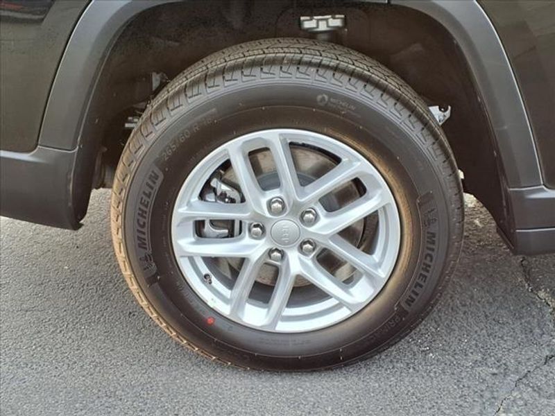 New 2025 Jeep Grand Cherokee L Image 7