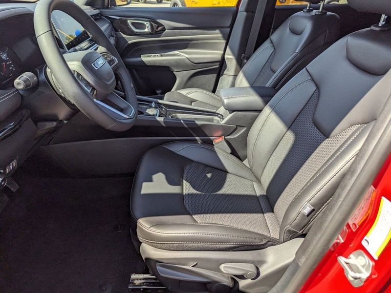 2023 Jeep Compass Altitude 4x4Image 9