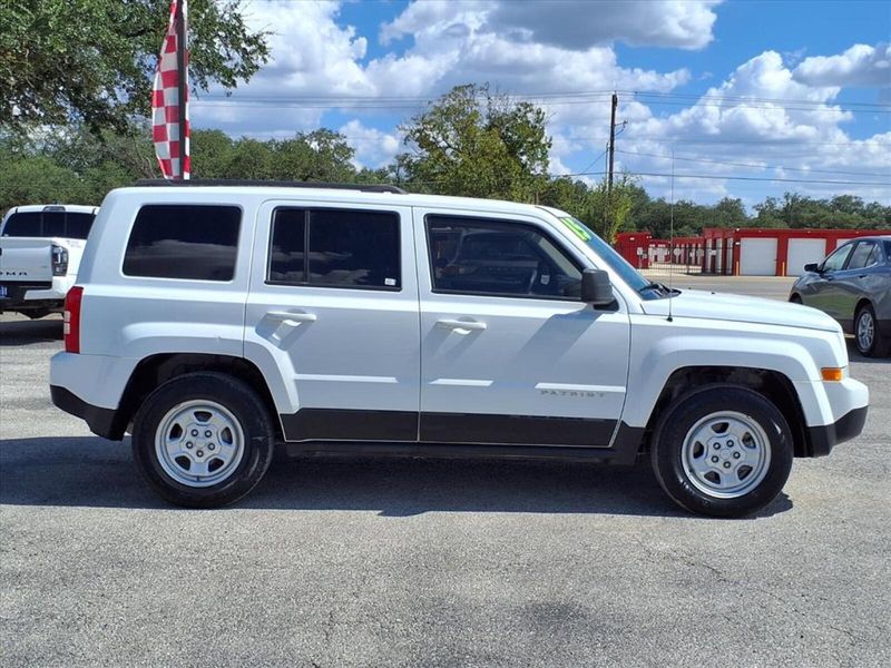 2015 Jeep Patriot Sport photo 2