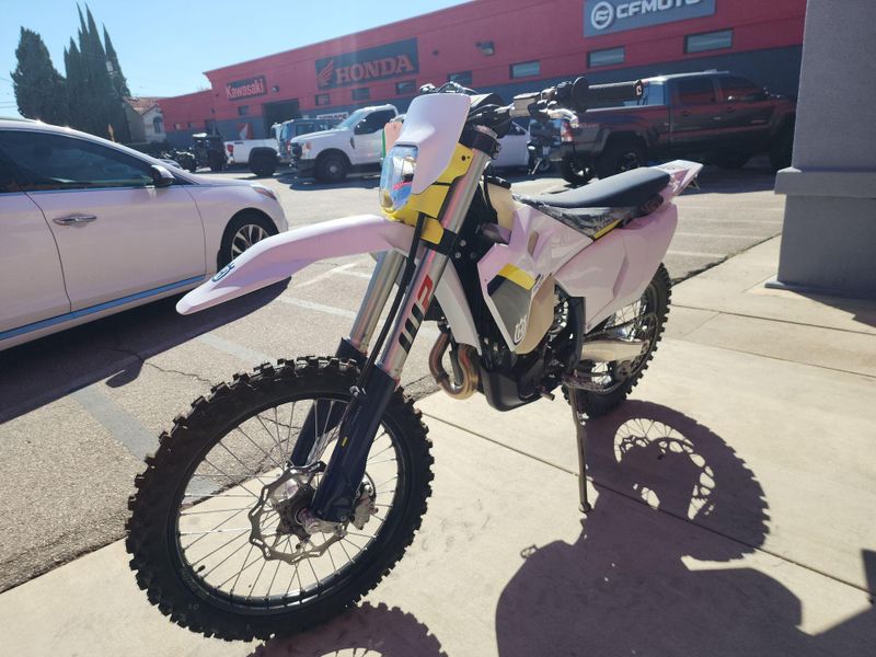 New 2025 Husqvarna FE 450 Image 16