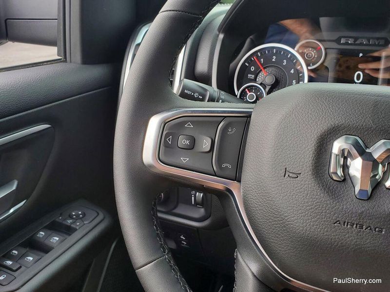 2025 RAM 1500 Big Horn Crew Cab 4x4 5