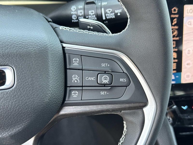 New 2026 Jeep Grand Cherokee L Laredo Altitude 4x2